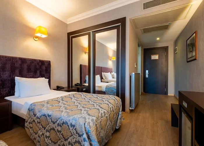 216 Castle Hotel