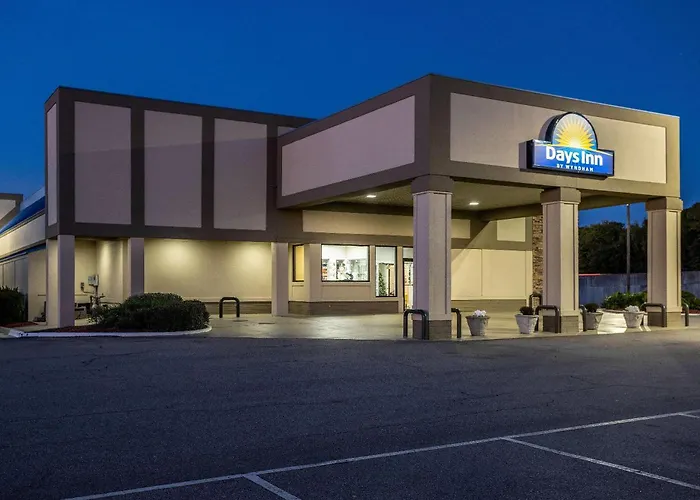 Days Inn By Wyndham Adel I-75