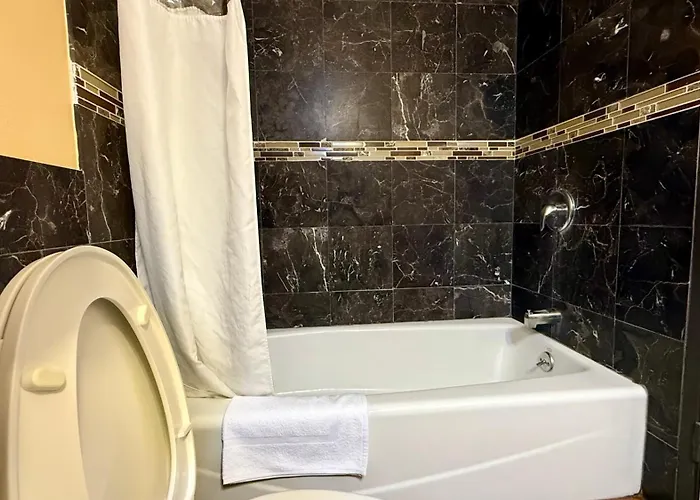 Redondo Beach Inn-Lax (Adults Only)