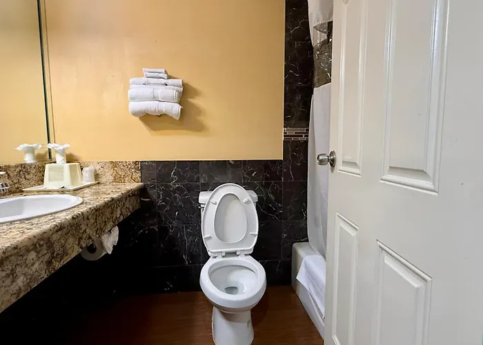 Redondo Beach Inn-Lax (Adults Only)