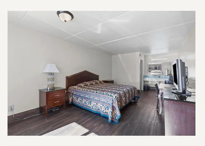 Family Inns Of America - Mobile