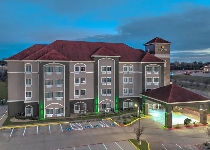 La Quinta Inn And Suites By Wyndham Paris