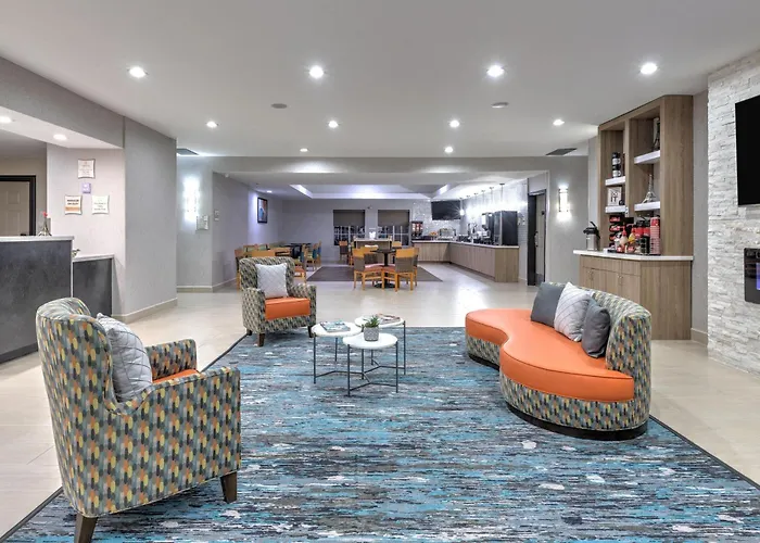 La Quinta Inn And Suites By Wyndham Paris