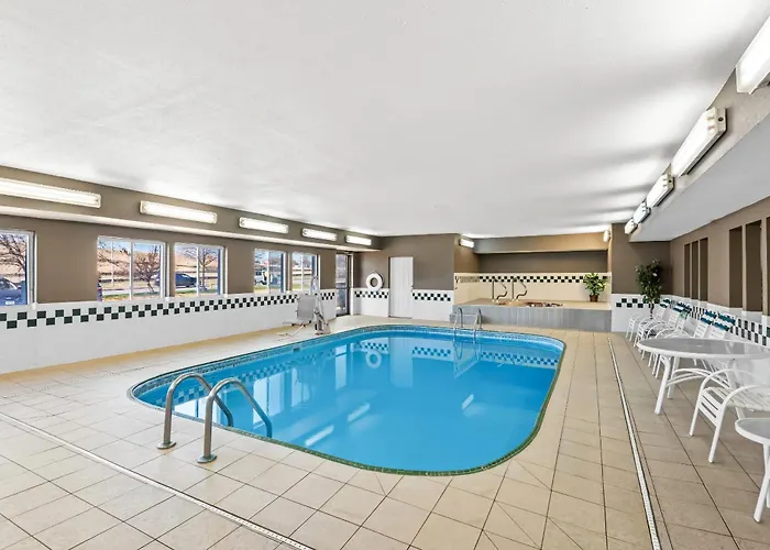 Quality Inn & Suites Des Moines Airport