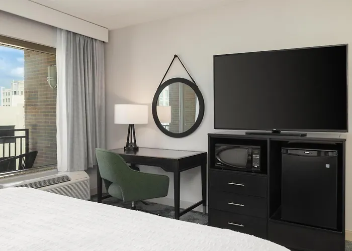 Hampton Inn & Suites Baton Rouge Downtown
