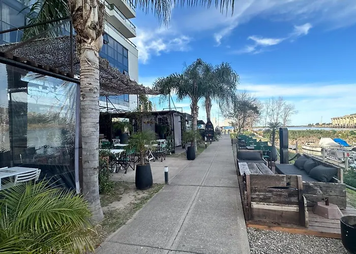 Puerto Amarras Hotel & Suites