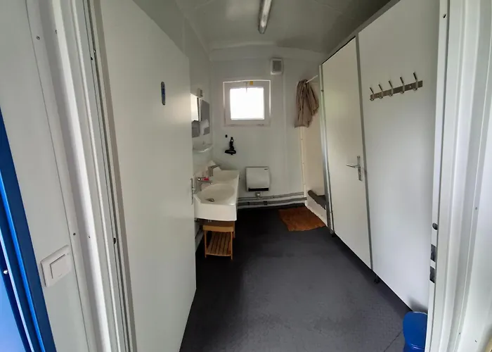 Mini Hotel Übernachten Im Gurkenfass
