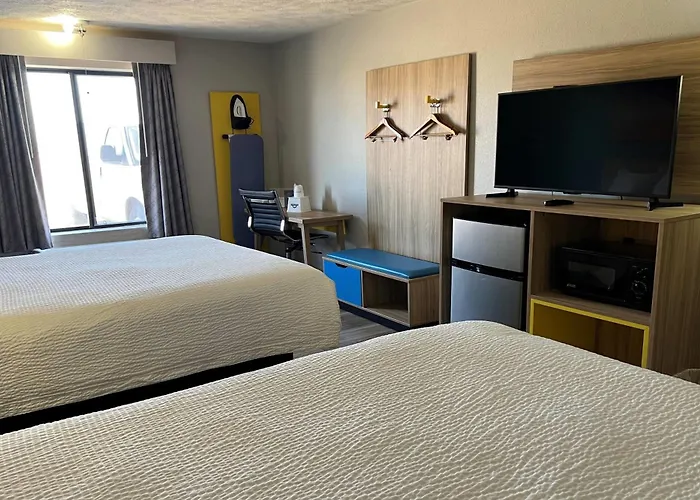 Days Inn By Wyndham Warrensburg