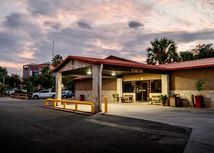 Family Garden Inn & Suites
