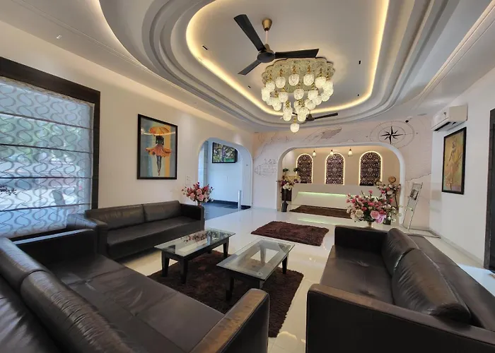 Jhansi Hotel