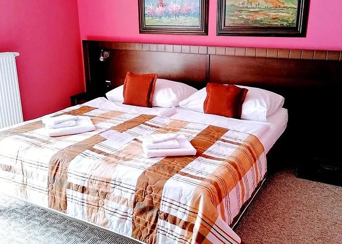 Hotel David With Free Parking