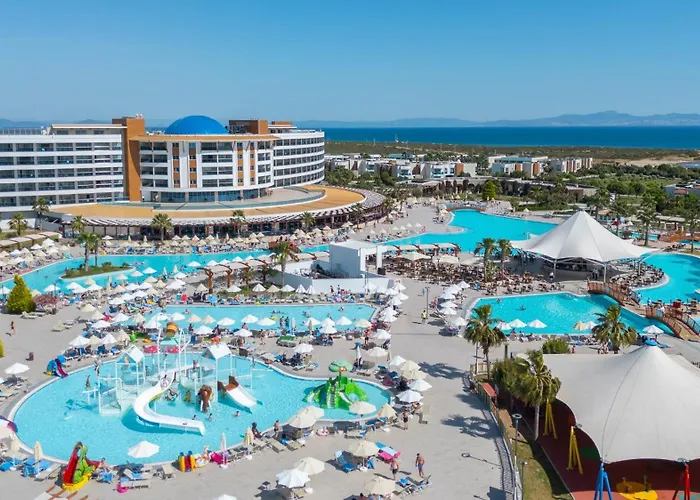 Aquasis De Luxe Resort & Spa