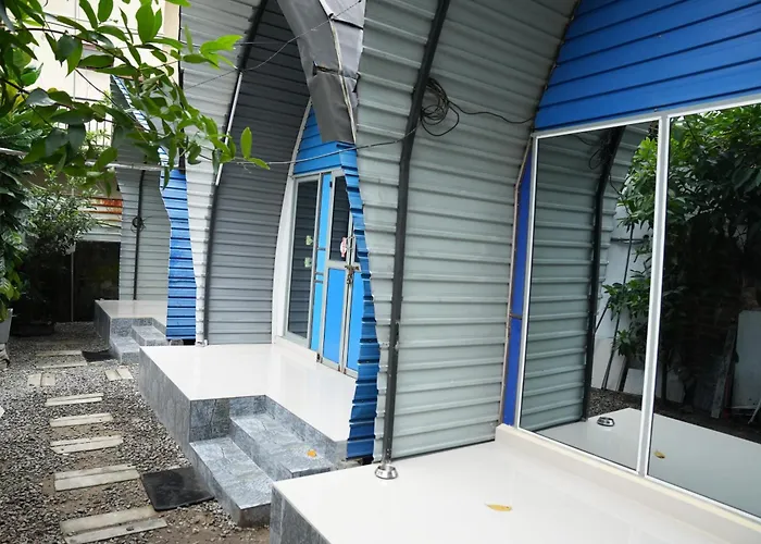 Airport A4 Transit Hub - Eco Chalets - Cmb Free Airport Pick Up & Drop 24 Hrs