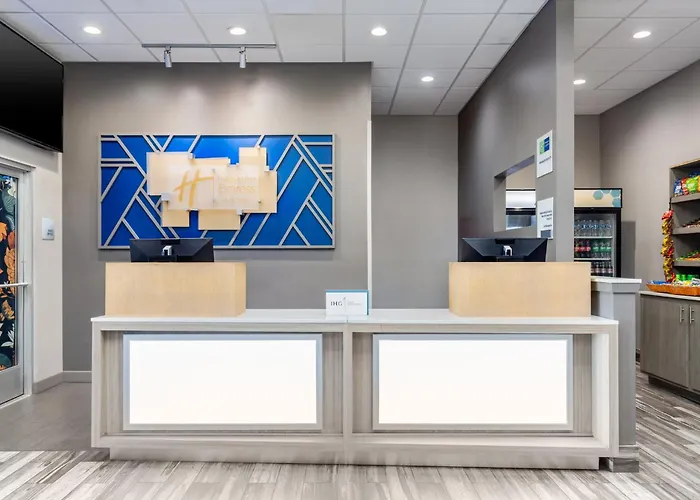 Holiday Inn Express & Suites Memphis Arpt Elvis Presley Blv By Ihg