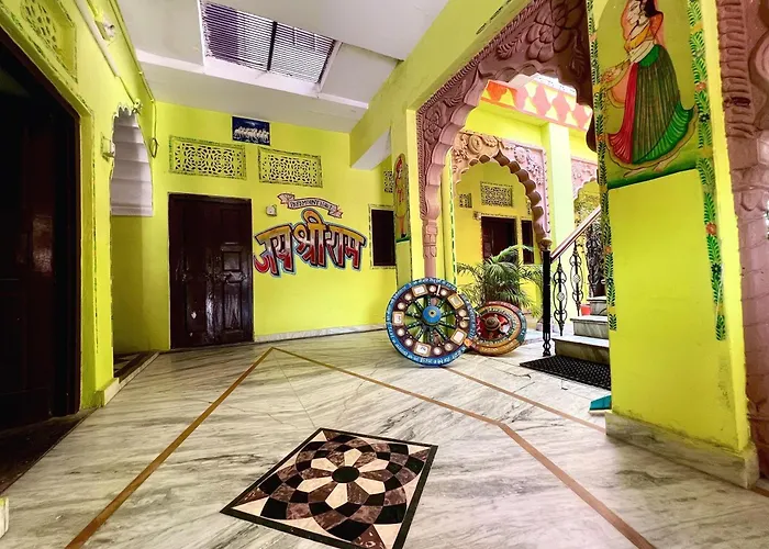 Hotel Paramount Palace