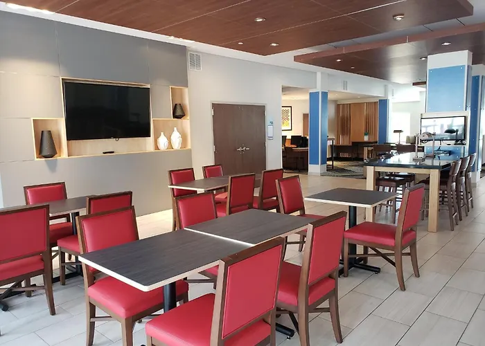 Holiday Inn Express & Suites Nashville North - Springfield By Ihg