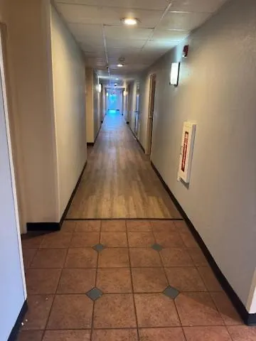 Budgetel Inns & Suites