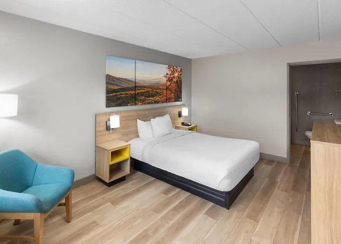 Days Inn By Wyndham Charleston Wv