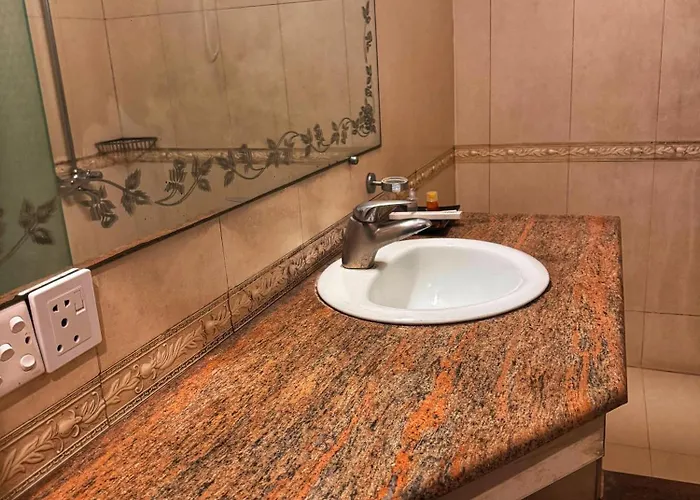 Reina Boutique Hotel - G9