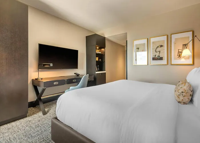 Cambria Hotel Houston Downtown Convention Center