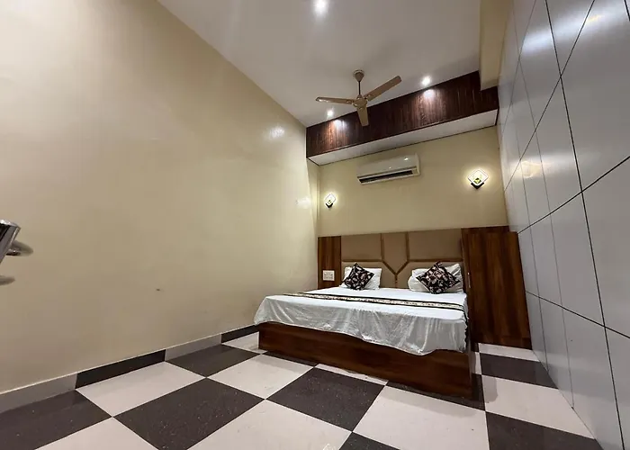 Hotel Kamla Palace