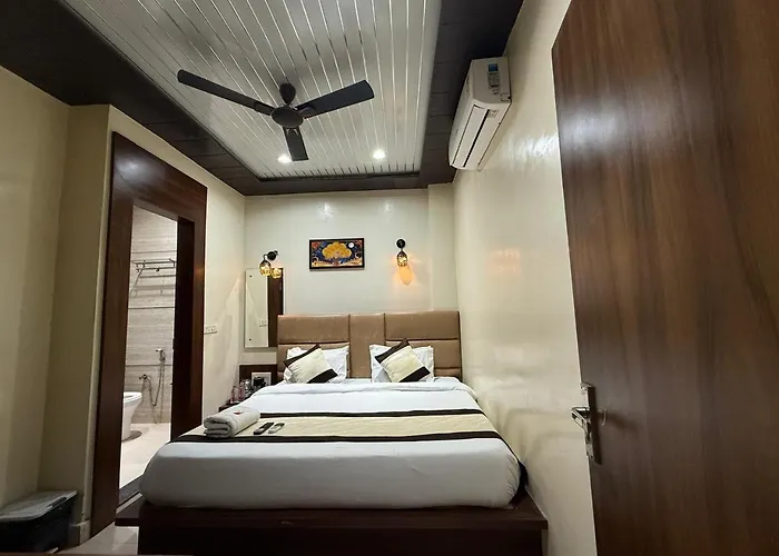 Hotel Kamla Palace