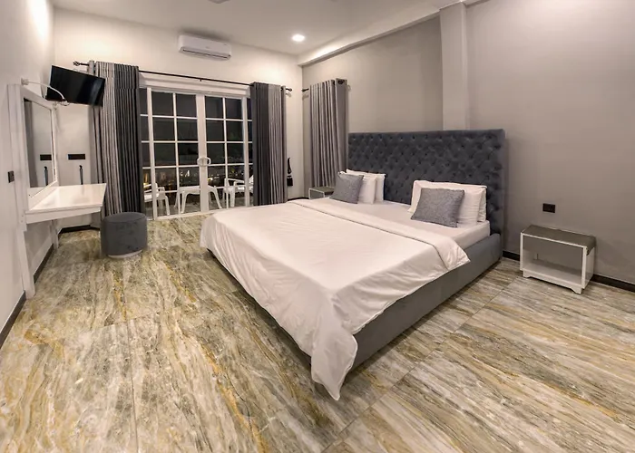 White Land City Hotel