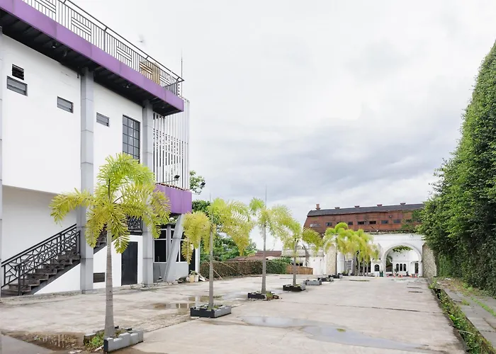 Urbanview Hotel Cianjur City Park By Reddoorz