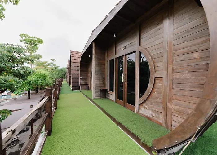 Urbanview Hotel Cianjur City Park By Reddoorz