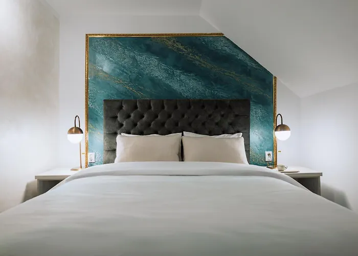 Suru Hotel & Restaurant