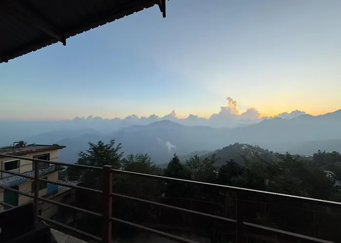 Hotel Sunrise Inn & Restaurant, Kanatal