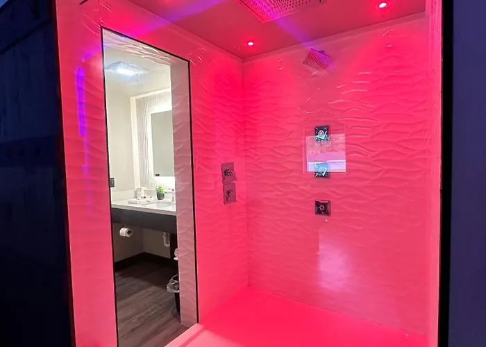 Imperial Suites, Adults Only