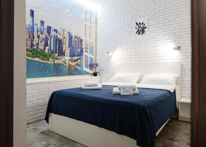 Smart Hotel Rooms near metro 24/7