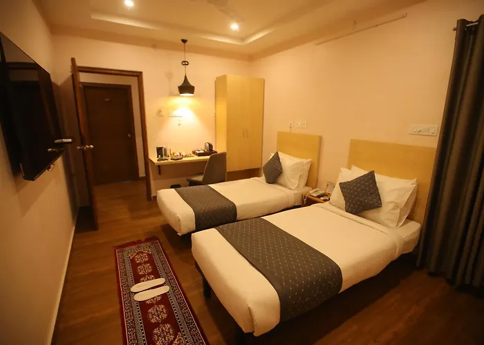 De Crown Luxury Hotel