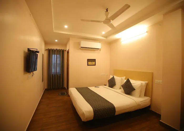 De Crown Luxury Hotel