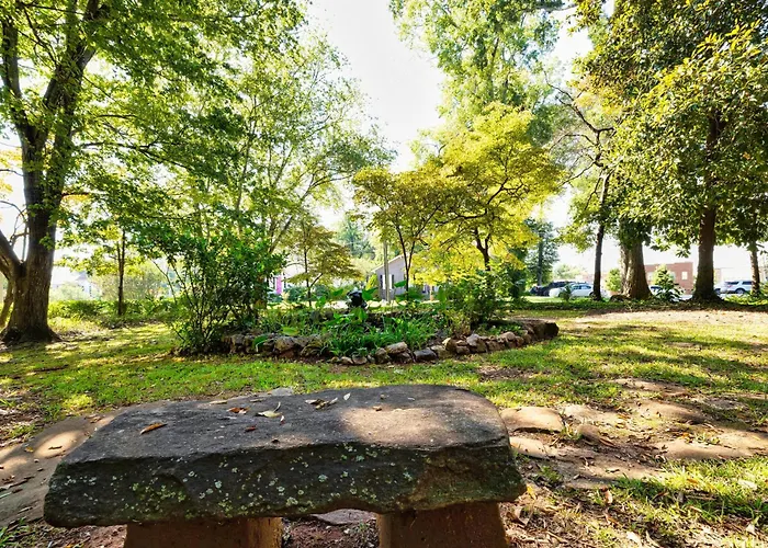 Veranda Historic Inn