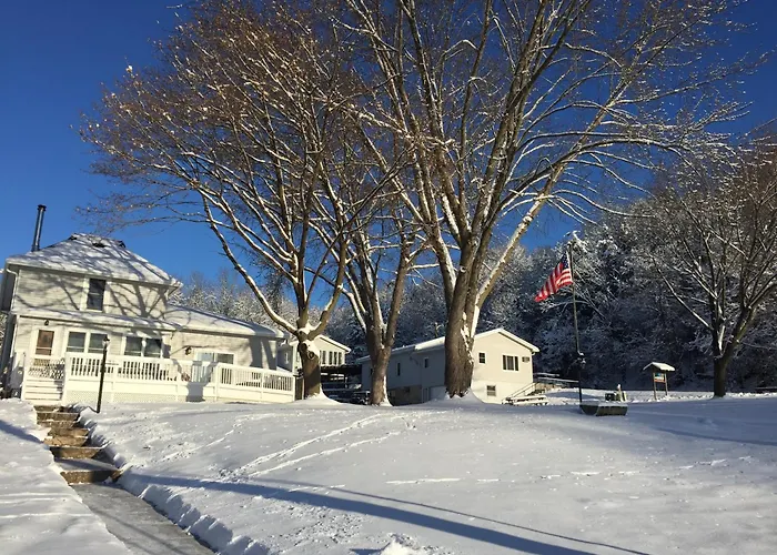 Little Bluff Inn