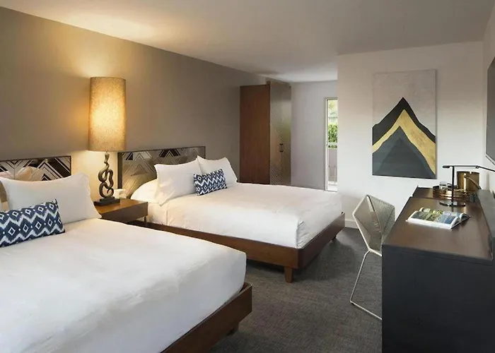 V Capri Palm Springs, A Dolce By Wyndham