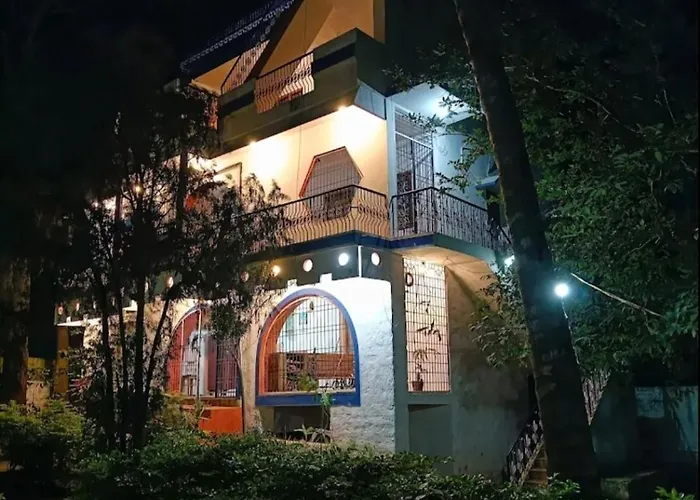 Woodside Resort And Cafe
