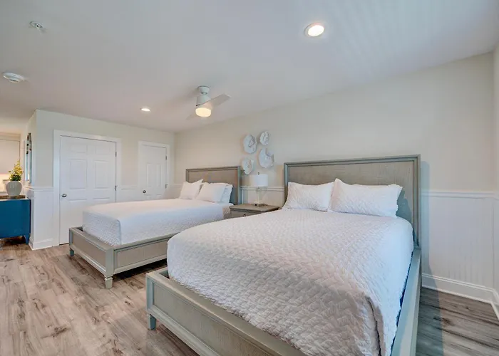 3003 Queen Suite, 3Rd Floor Cove