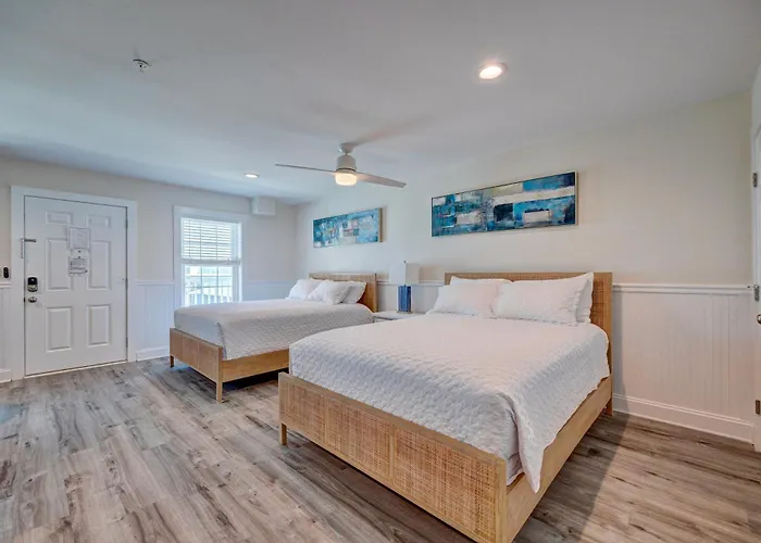 3005 Queen Suite, 3Rd Floor Surfside