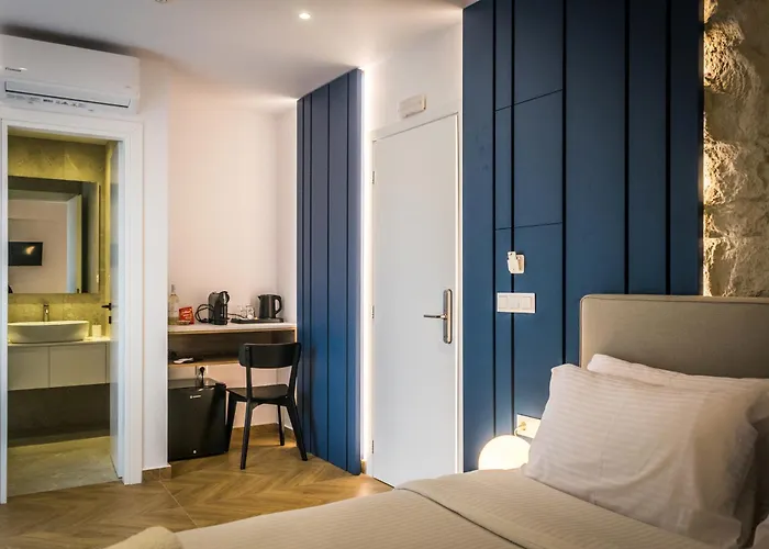 City Breeze Suites