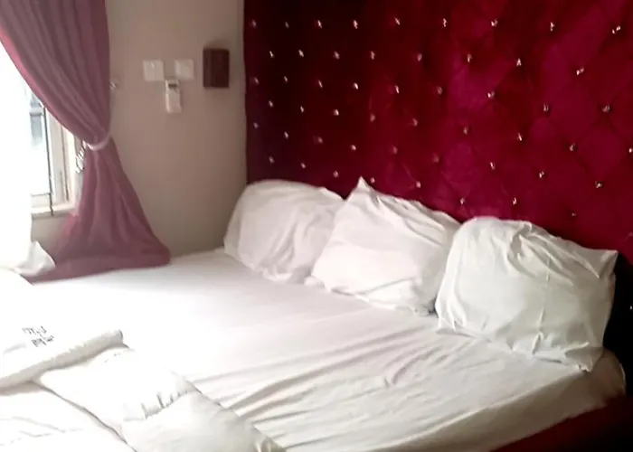 Edilom Hotel And Suites