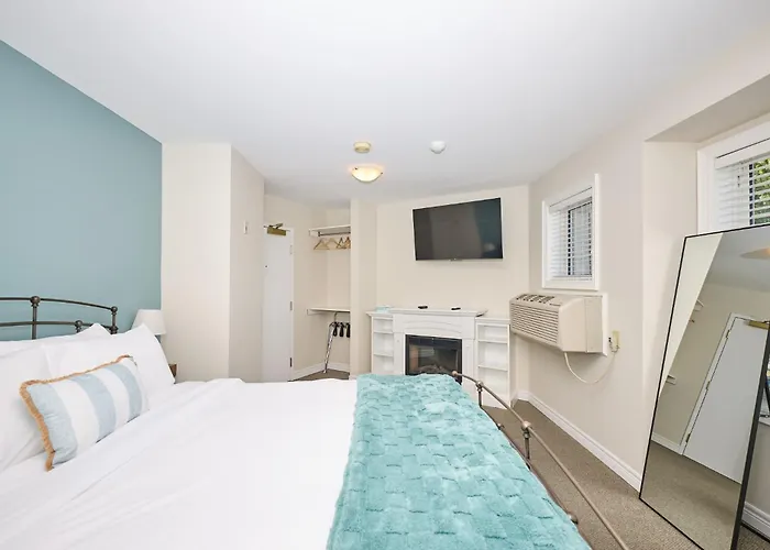 Nine Vines Hotel