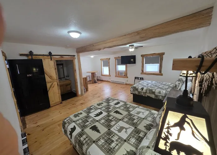 Gateway Inn And Suites Llc