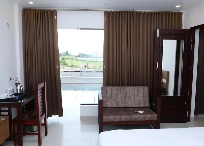 Aura Airport Hotel