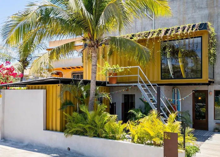 Alma Surf Lodge
