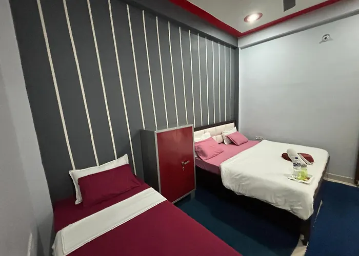 Room In Only 999 Front Of Ram Mandir Gate"" Tha Rudra Prabha Inn""