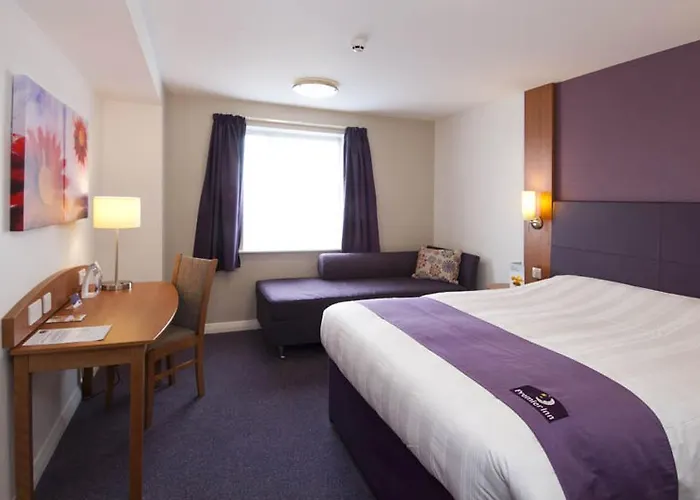 Premier Inn Woking West - A324