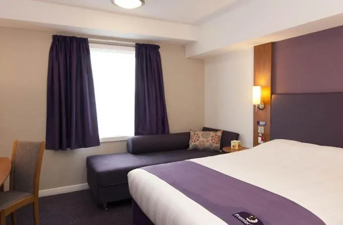 Premier Inn Wolverhampton - North